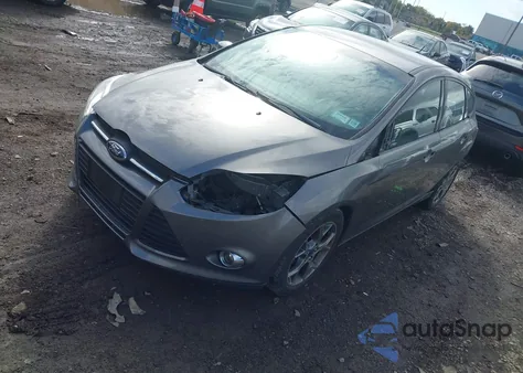 2014 Ford Focus Se z USA, uszkodzony, nr VIN 1FADP3K25EL428199
